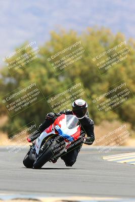 media/May-15-2022-SoCal Trackdays (Sun) [[33a09aef31]]/Turn 7 (1145am)/